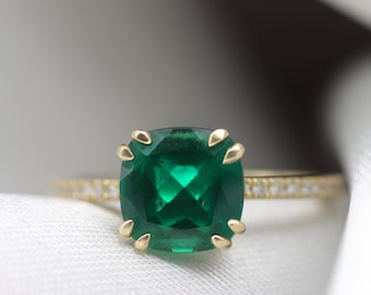 Emerald ring, diamond ring, Green Emerald, Emerald and diamond, engagement, vintage diamond ring, solitaire ring, old diamond ring