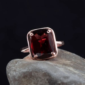 garnet ring,  garnet jewelry, Rose Gold,Pink Gold, birthstone ring, vintage ring, Gold garnet solitaire