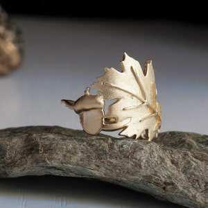 Acorn and oak leaf Solid Gold Ring Leaves ring leaf ring 14K Gold ring statement ring vintage ring image 1