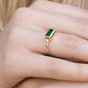 Baguette Emerald and Diamond ring, Baguette Emerald, round Diamonds. dainty ring, Green Gemstone.