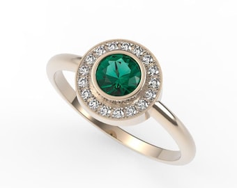 Green stone ring - Emerald ring - Gold