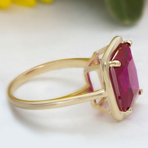 Solitaire Ruby corundum ring