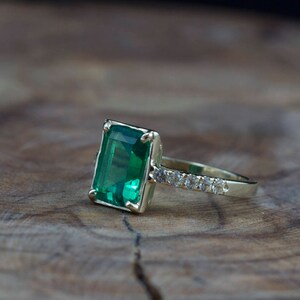Solitaire Emerald and Diamond Gold Ring - Etsy