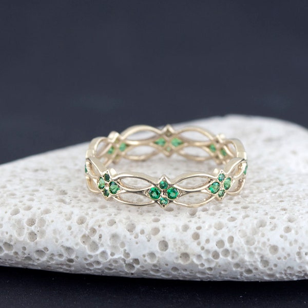 Celtic Ring - Eternity Ring - emerald Ring - Green Stones ring - Gold Ring - infinity ring - texture - pattern -vintage - Gothic