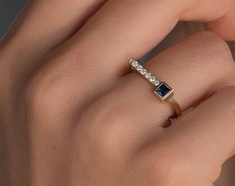 Sapphire ring - Blue sapphire - Sapphire and diamond ring - ring - Sapphire jewelry - gold - square - something blue - September birthstone