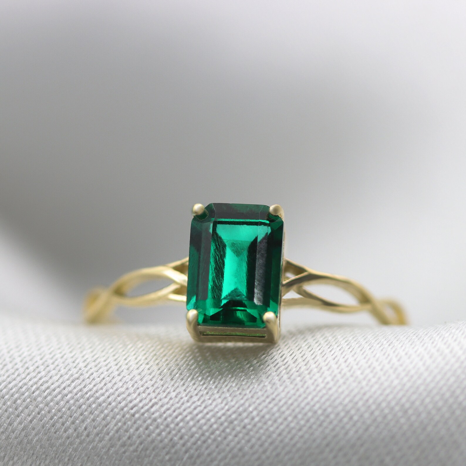 Celtic Emerald Chatham Ring 14K Gold Ring Vintage Ring - Etsy