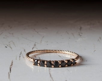 Half eternity ring - 7 stone ring - gold onyx ring - black stone ring - Gold ring