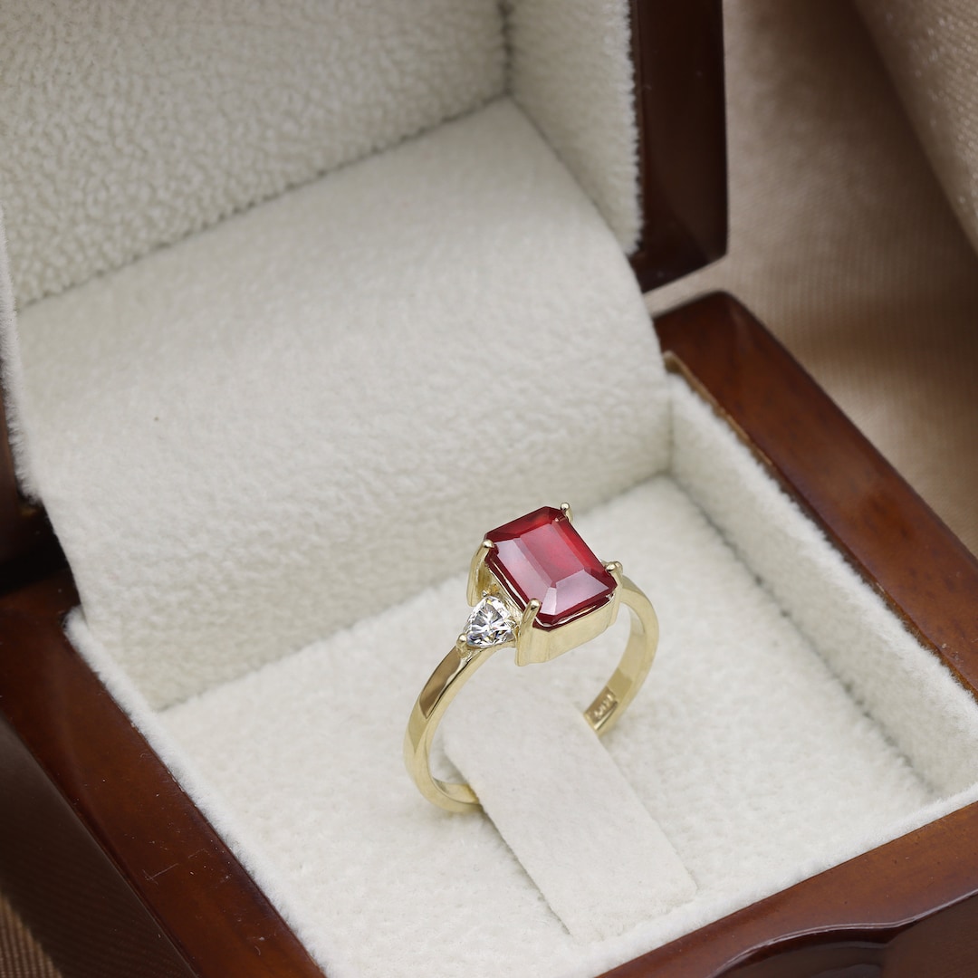 Ruby Gold Ring With a Pair of Trillion Cut Moissanites - Etsy