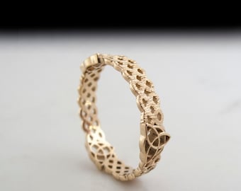 Celtic gold ring - Triquetra - Filigree ring - Patterned ring - textured ring - irish celtic ring - gold band