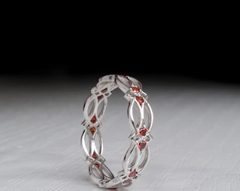 Zilveren Keltische Ring - Eeuwigheid Ring - Granaat Ring - rode edelsteen - Sterling Ring - Verjaardag - textuur - patroon - Victoriaans - gotisch