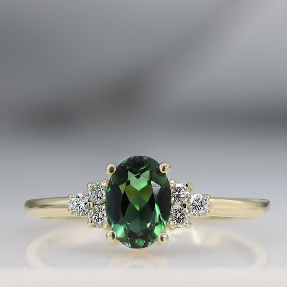 Beautiful Sapphire Engagement Rings 2024 | muranakafarm.com