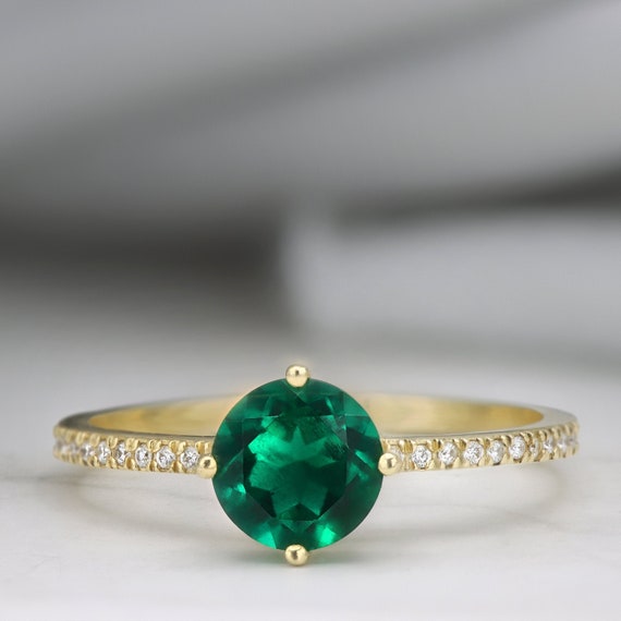 Bague solitaire pierre verte