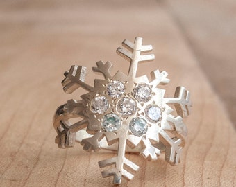 White Gold Snowflake ring set with White Zircons