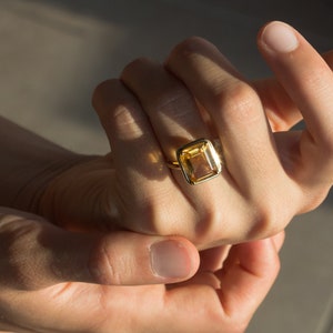 Citrine Solitaire ring , Yellow citrine ring, Citrine jewelry, Yellow gemstone ring, 14K Gold, 18K Gold 画像 3