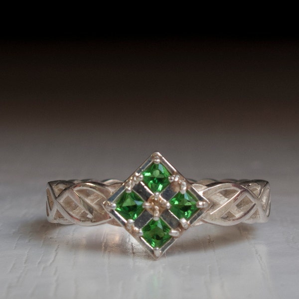 Celtic ring set with Four Green Emeralds - Sterling Silver Ring - Pattern ring- Emerald ring - texture - Medieval - gothic - Romantic