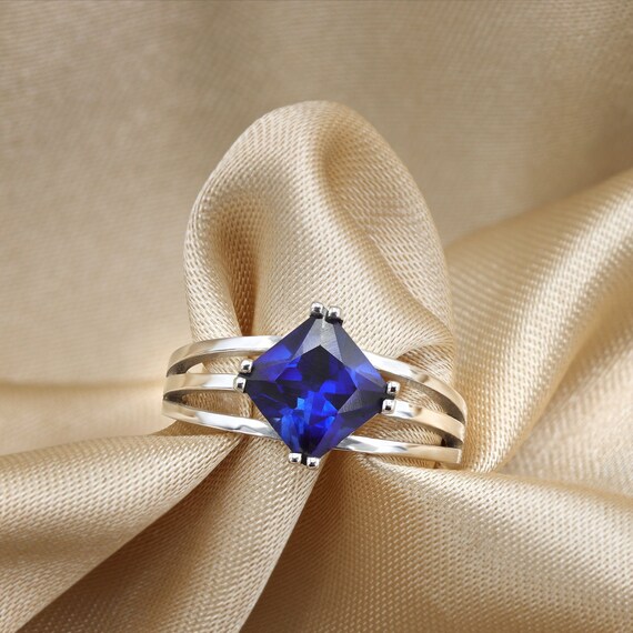 Light Luxury Artificial Royal Blue Three Stone 925 Silver Ring with High  Carbon Diamonds, New Small Design, Elegant Woman - AliExpress