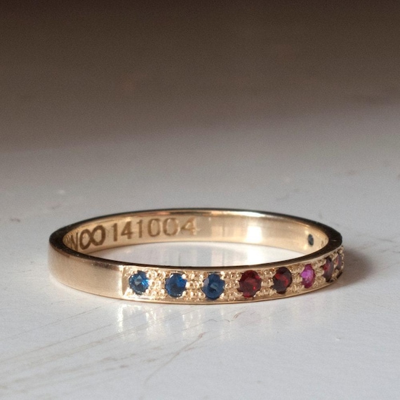 Half eternity ring with custom engraving - 14 Karat Gold - 18 Karat Gold - 9 Karat Gold -  engraved