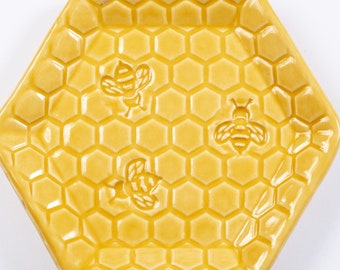 Artisan crafted Honeycomb pattern soap dish on hexagon stoneware with Honey Bee featured. Durable pottery with cuteness overload. 5" x 4.5"