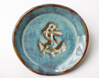 Boat anchor spoon rest 4" diameter in Rustic Blue glaze looks great in any coastal or nautical theme kitchen decor. Sailors delight.