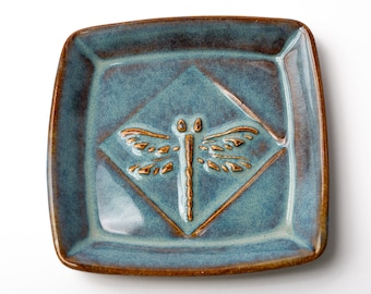 Artisan crafted Dragonfly soap dish with Rustic Blue glaze compliments the earthy tones of most any kitchen or bath for a soothing contrast.