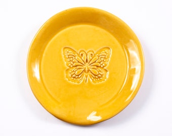 Handmade Butterfly spoon rest is functional yet decorative for your foodie friend, neighbor or relative. 4" diameter. Free shipping!