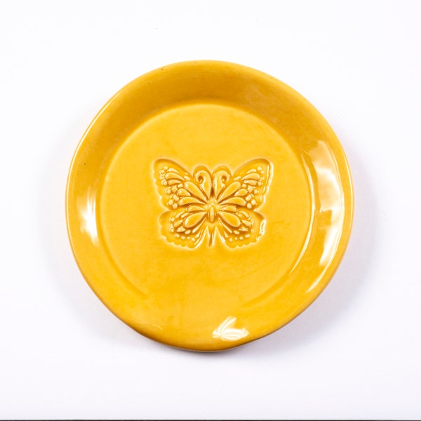 Handmade Butterfly spoon rest is functional yet decorative for your foodie friend, neighbor or relative. 4" diameter. Free shipping!