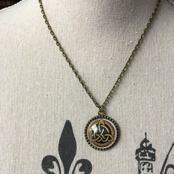 Scotland Gift Travel Necklace Scottish Thistle Crest Celtic Symbol Jewelry For Woman Wanderlust Girlfriend Wife Surprise Trip Bucket List