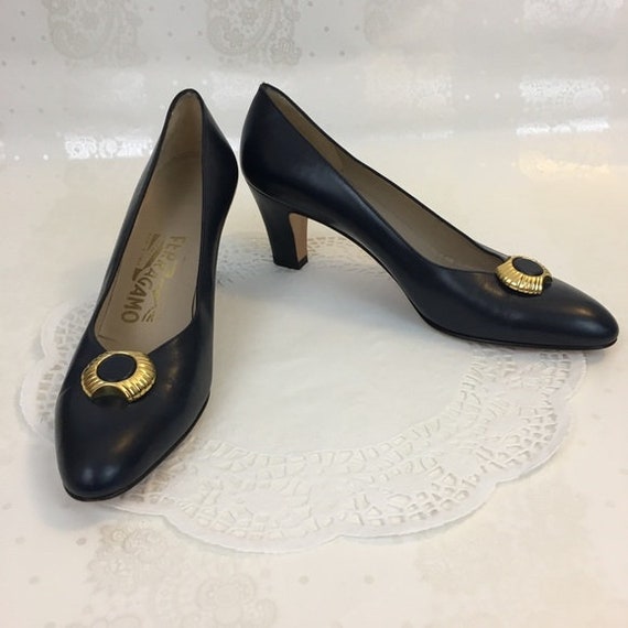 Vintage 80s SALVATORE FERRAGAMO PUMPS Navy Vintage