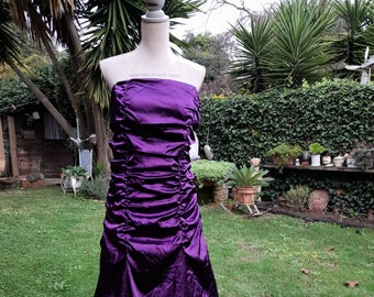 Robe de soirée VINTAGE pour femme chic élégant violet aubergine satin foncé gothique punk chic vintage tulle soirée femme chic volant