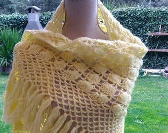 Scialle giallo shabby chic vintage Shawl yellow 70s frange stola scarf yellow donna chic crochet uncinetto lana sposa wedding  chic