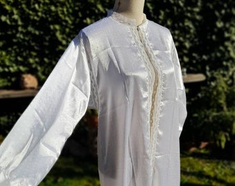 Vintage robe shabby chic white dressing gown woman chic BRIDAL Bride chic elegant lace romantic sensual woman