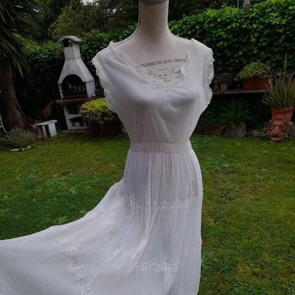 Tolles Gatsby Nachthemd Vintage 30er Jahre cremeweiß plissiert antik romantisch Trunk Dessous altes Nachthemd Liberty Rarität