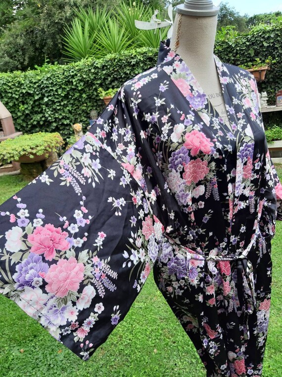 Kimono black dressing gown flowers bride woman mom