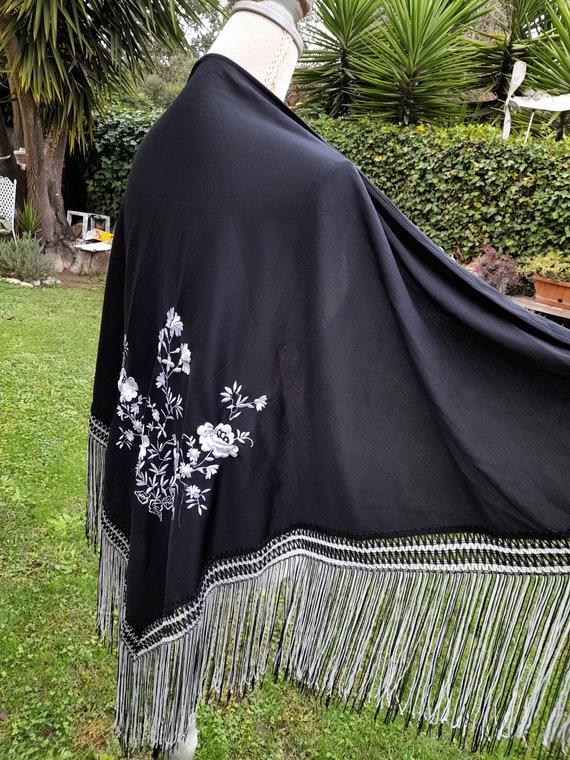 Vintage black shawl 60s fantastic flower embroide… - image 4