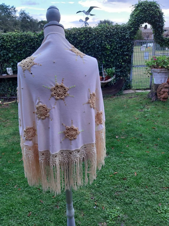 Vintage shawl 60s grandmother's trunk beige yello… - image 10