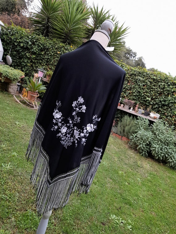 Vintage black shawl 60s fantastic flower embroide… - image 10