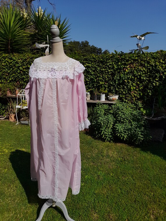 Vintage antique pink bride nightgown ruffle shabb… - image 3