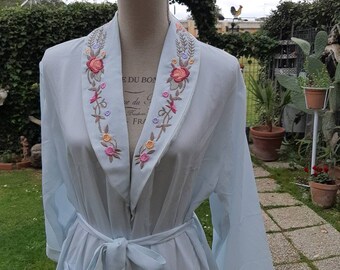 Vintage shabby chic dressing gown sky blue color Dressing gown woman chic bride wedding mother chic elegance 80s floral embroidery