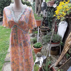 Vintage nightgown flowers wedding woman romantic woman nightgown wedding flowers orange pink green psychedelic 50s cheerful lingerie image 3