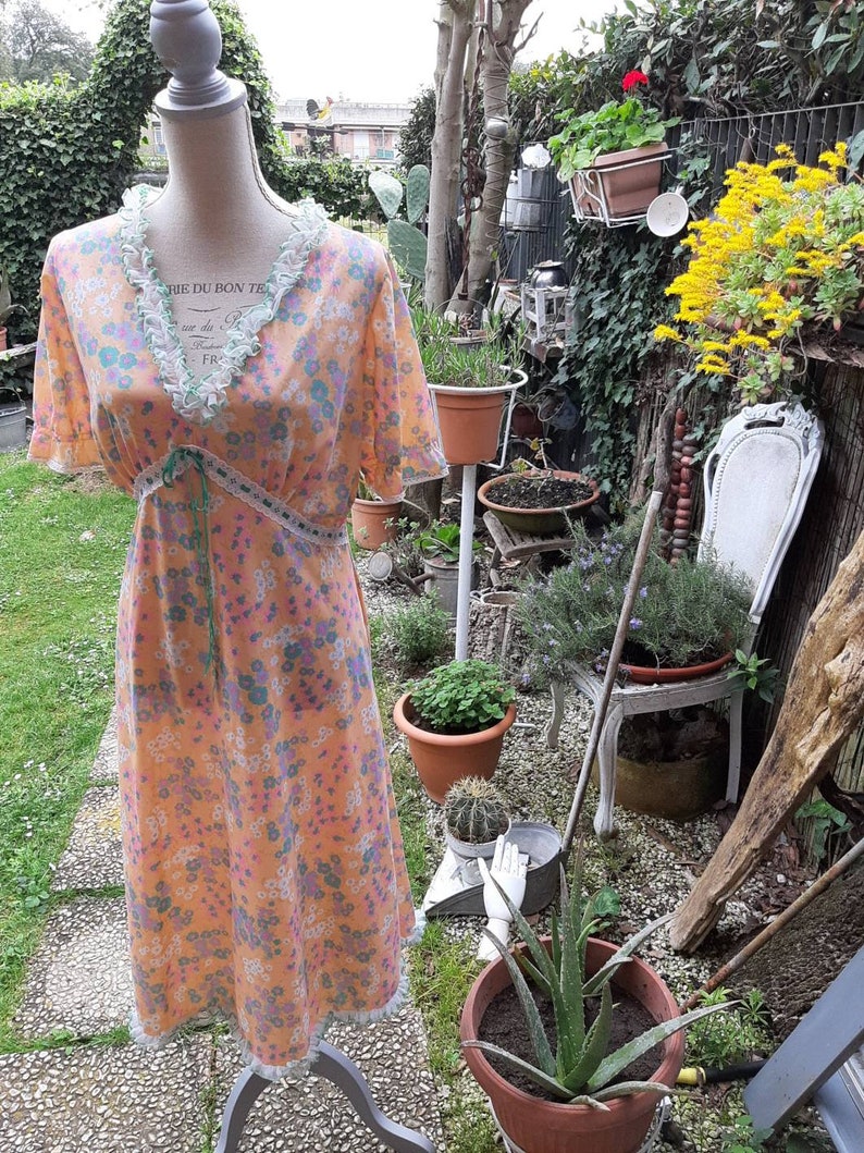 Vintage nightgown flowers wedding woman romantic woman nightgown wedding flowers orange pink green psychedelic 50s cheerful lingerie image 3