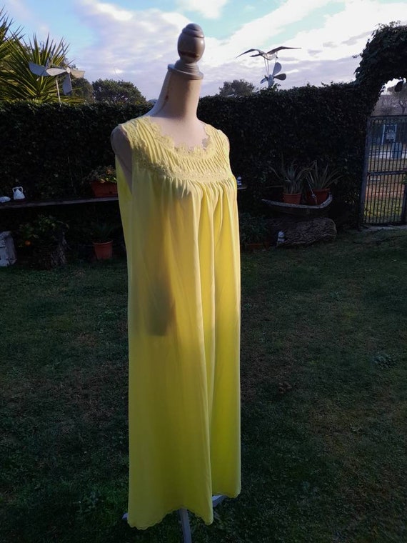 chemise-de-nuit-lingerie-yellow-nightgown-shabby-chic-gem