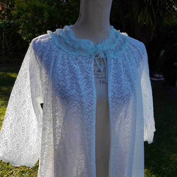 Shabby chic dressing gown vintage lace elegant dressing gown woman bride lace 50s wedding bride chic dressing gown green sea water