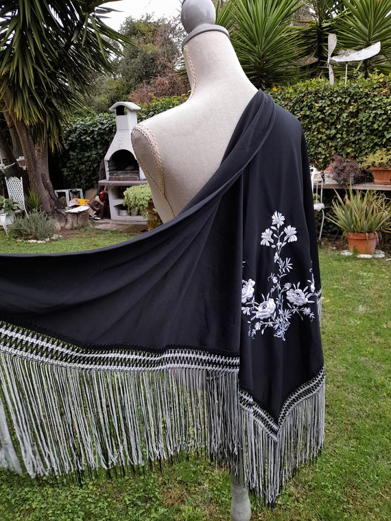 Vintage black shawl 60s fantastic flower embroide… - image 9