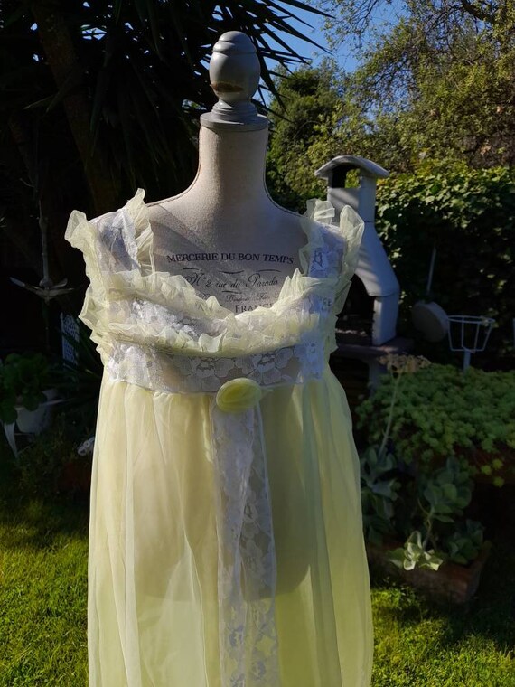 Yellow nightgown vintage 40s Marie Antoinette sty… - image 3