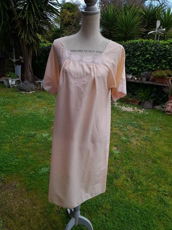 Vintage 50s salmon pink nightgown grandmother's l… - image 10