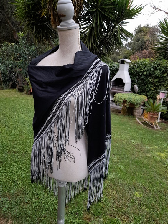 Vintage black shawl 60s fantastic flower embroide… - image 8