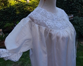 Antikes Nachthemd Vintage 40er Jahre weißes Satin-Hochzeitsnachthemd antik weiße Spitze viktorianisch
