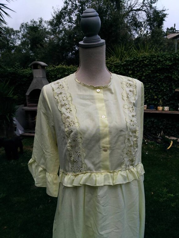 Shabby chic vintage yellow wedding nightgown Yell… - image 2