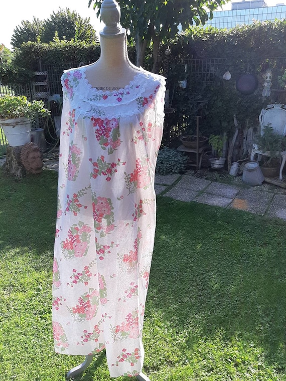 Vintage country style nightgown flowers bride roma