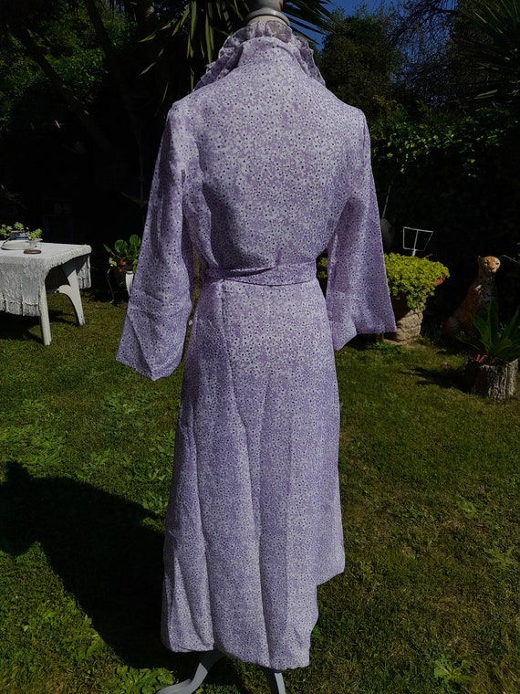 Vintage dressing gown 70s purple floral delicate … - image 9